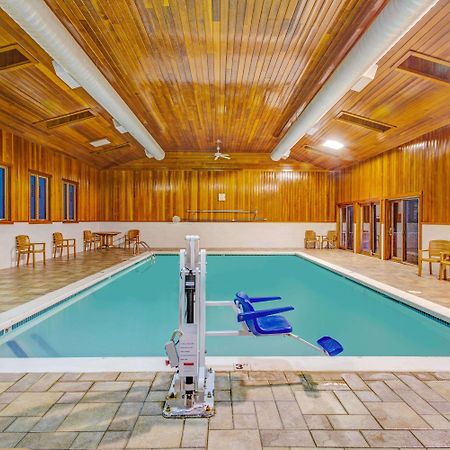 Days Hotel By Wyndham Methuen Ma Conference Center Экстерьер фото