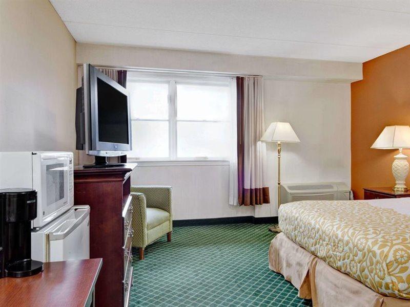 Days Hotel By Wyndham Methuen Ma Conference Center Экстерьер фото