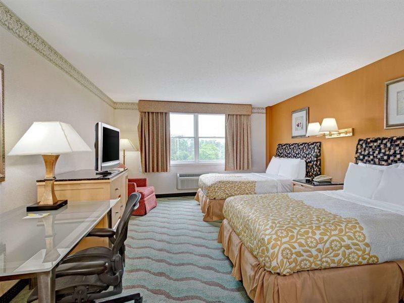 Days Hotel By Wyndham Methuen Ma Conference Center Экстерьер фото